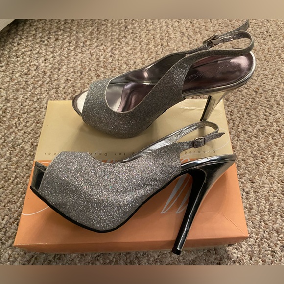 Michaelangelo for David Bridal High Heels - Picture 1 of 9
